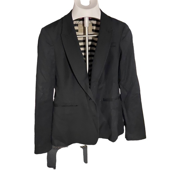 Banana Republic Classic Blazer 2 button size 8 Blue striped interior - Picture 2 of 8